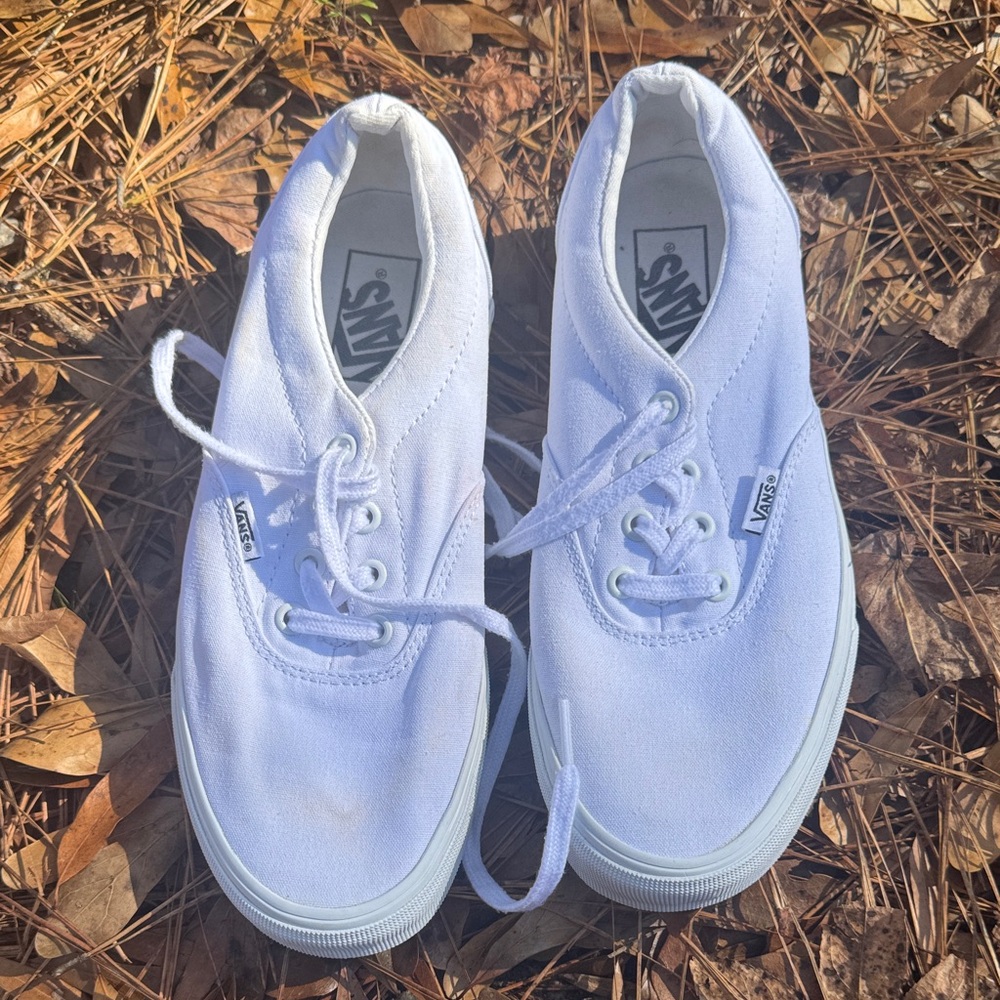 Vans Crisp White Lace-Up Shoes